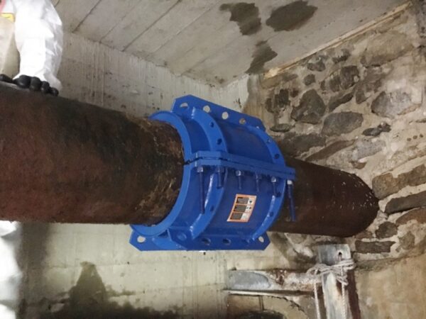 Full Circumferential Pipe Repair Methods: on 2" to 30" Watermain Breaks, Splits, Leaks, Bell Joint Repair